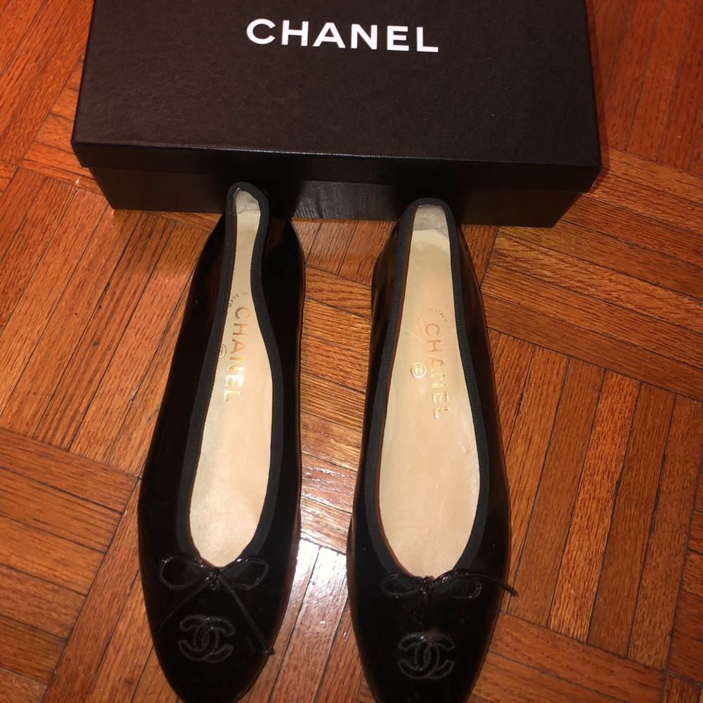 Chanel Black patent flats